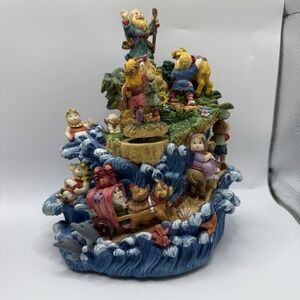 Animated Musical Figurine "Parting the Red Sea" Music Box Biblical Scene Moses